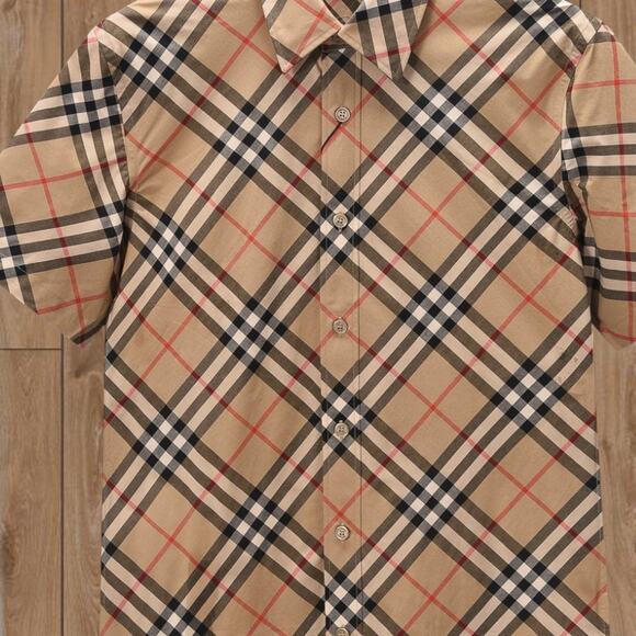 Classic Burberry Men's Short Sleeve Shirt - Picture 3 of 3